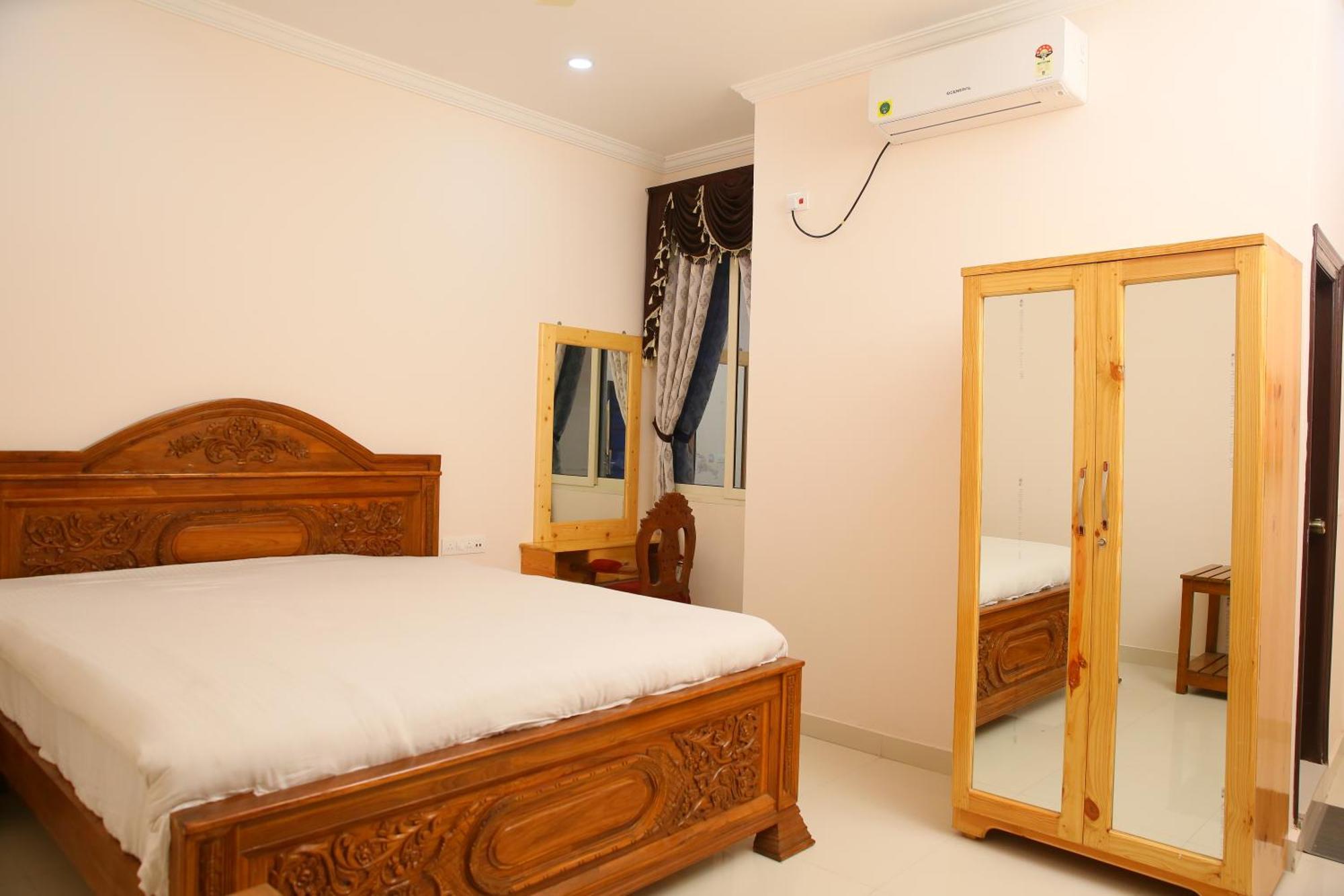 Saba Executive Rooms And Apartments Гайдарабад Екстер'єр фото